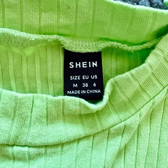 SHEIN Neon Lime Green Ribbed Mock Neck Crop Tank. Size Medium. BNWOT - Picture 3 of 3